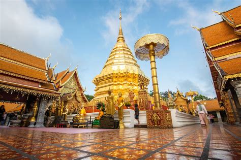  Đền Wat Phra That Doi Suthep: Nơi Linh Thiêng Trên Đỉnh Núi Vẻ Đẹp Mê Hoặc!